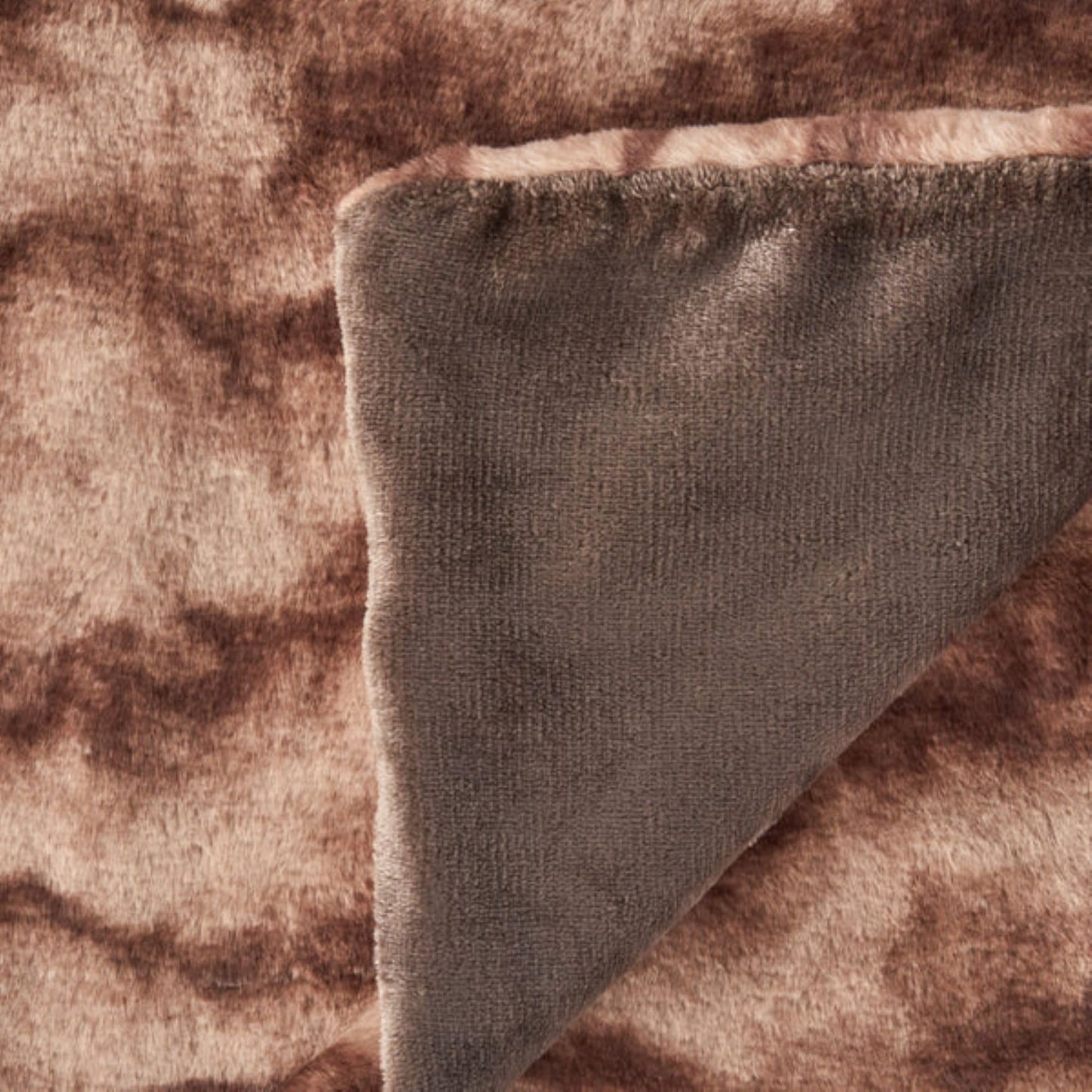 CozyLux Premium Faux Fur Throw Blanket - Soft, Reversible, and Warm for Sofa & Bed (50"x60")